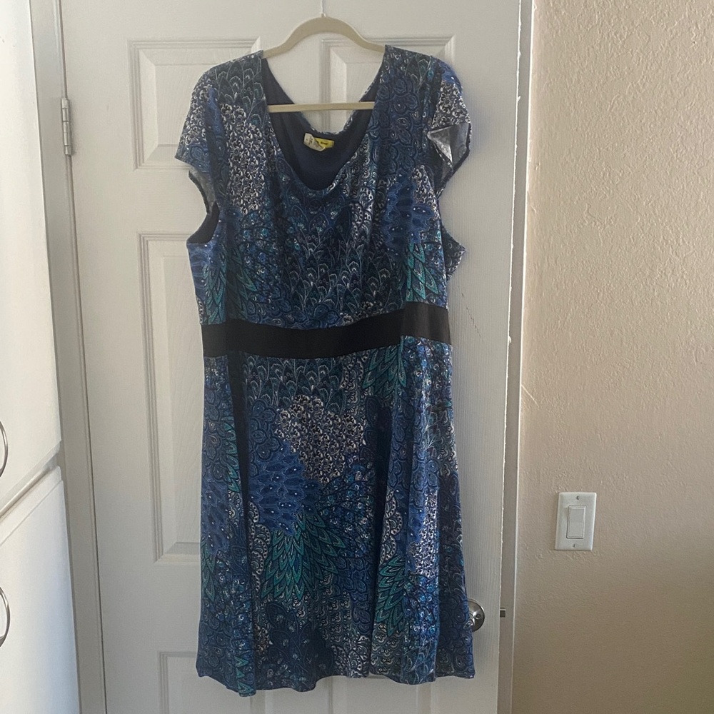 Chic Blue Patterned Midi Dress